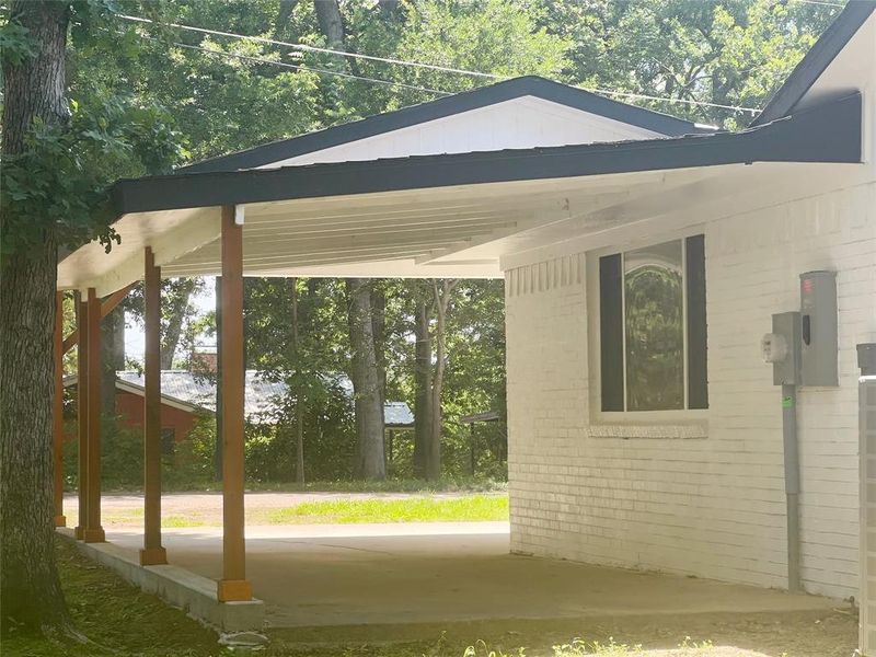 Exterior details and patio area of a home in , Gun Barrel City (Image 21).