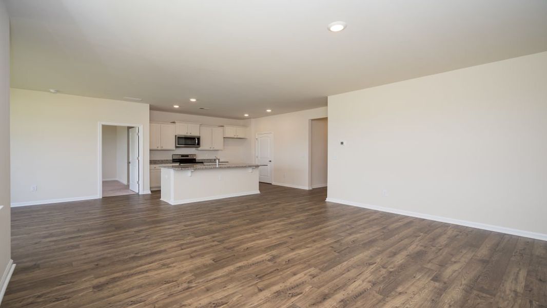 Representative unfurnished interior of a home built from the Aria by D.R. Horton in Summerville, Darlington (Image 23).