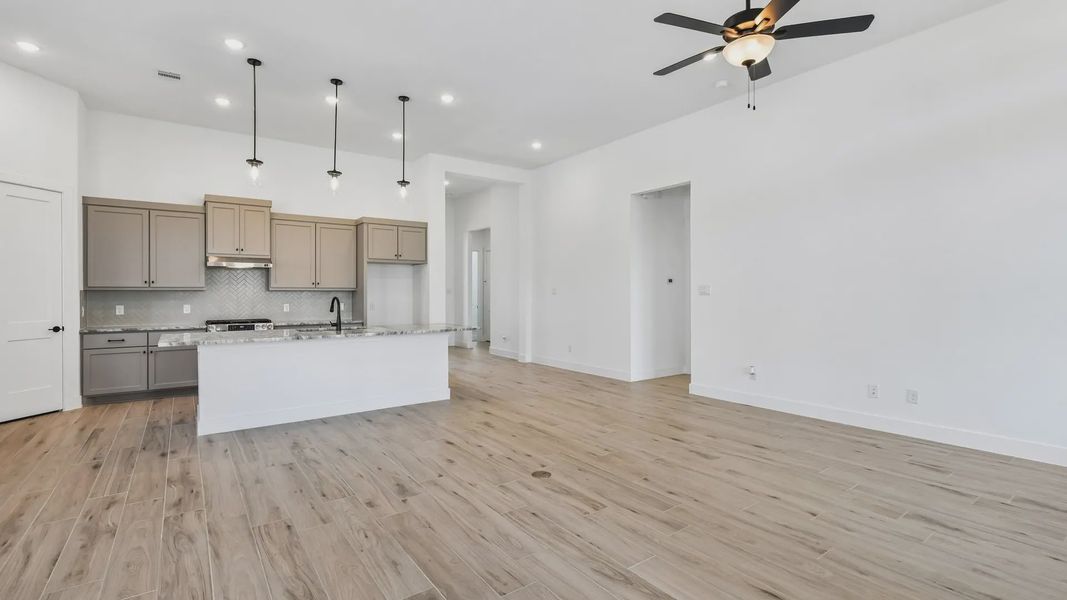 Spacious, unfurnished interior of a new home in Artavia, Conroe (Image 26).