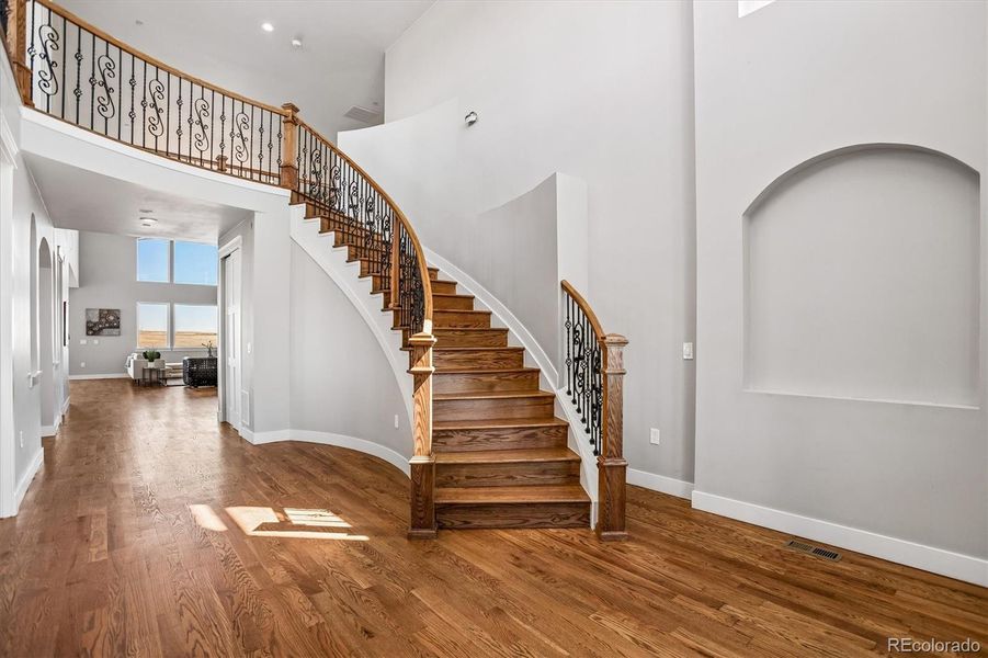 Spacious, unfurnished interior of a new home in , Hudson (Image 39).