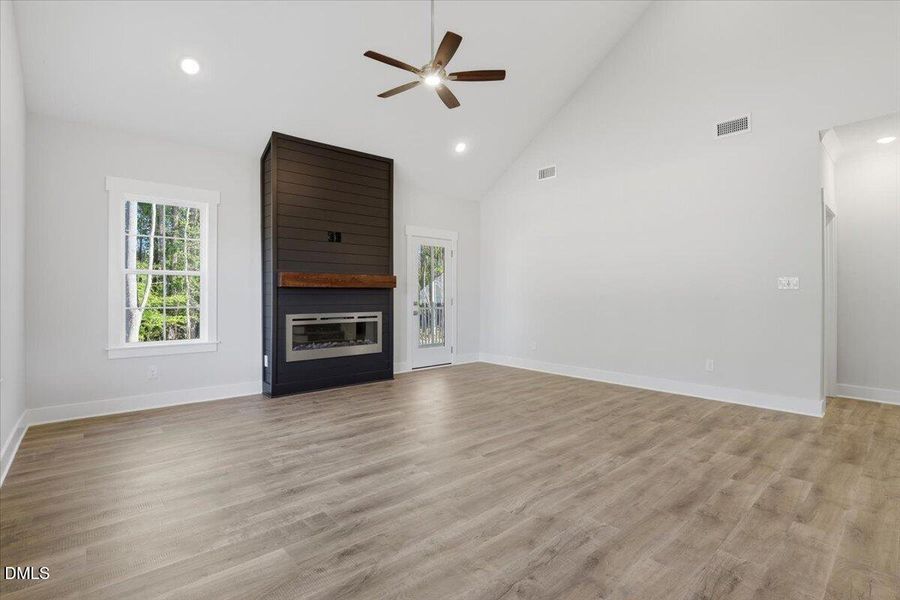 08-261 Cherry Birch Ln-8