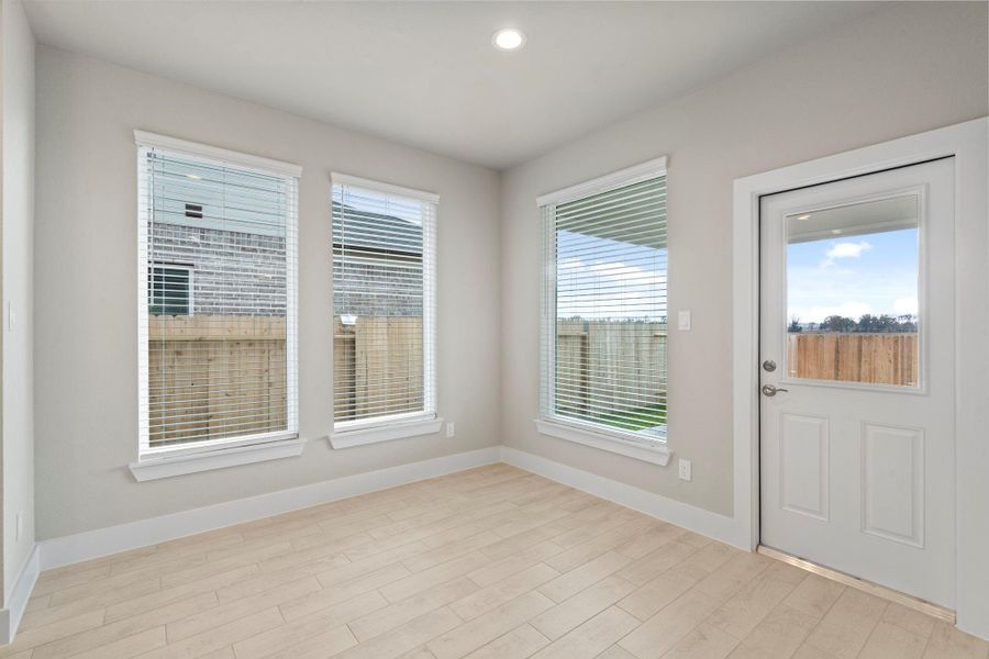 Spacious, unfurnished interior of a new home in Briarwood Crossing, Rosenberg (Image 35).