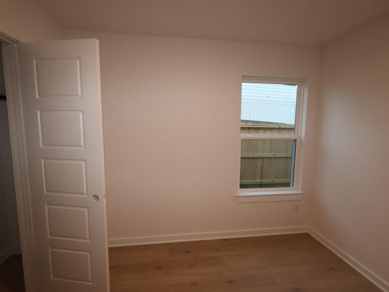 Spacious, unfurnished interior of a new home in Miller's Pond, Rosenberg (Image 14).