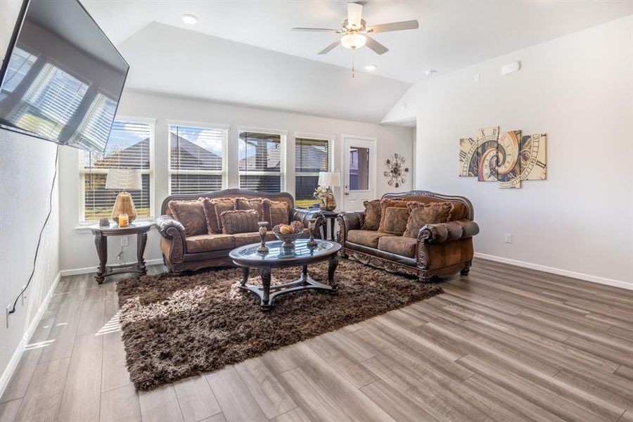 Furnished interior view inside a new home in Prairie Ridge at Goodland, Venus (Image 18). Furnished interior view inside a new home in Prairie Ridge at Goodland, Venus (Image 18).