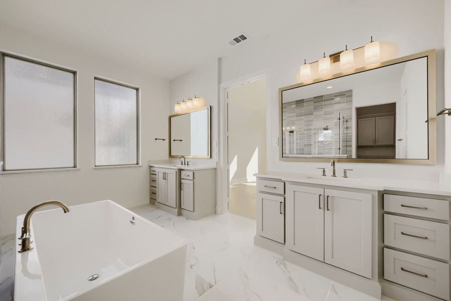 1317 Naples - Primary Bathroom
