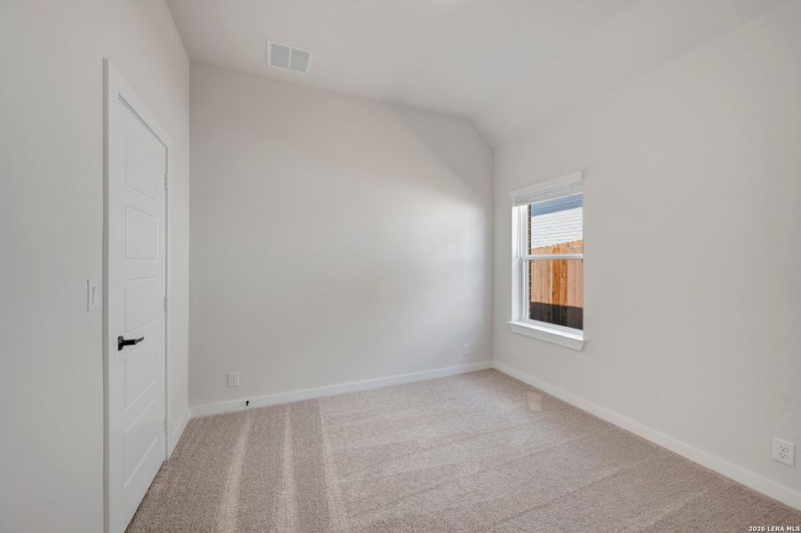 Spacious, unfurnished interior of a new home in Meyer Ranch – Select Reserve Series, New Braunfels (Image 21). Spacious, unfurnished interior of a new home in Meyer Ranch – Select Reserve Series, New Braunfels (Image 21).