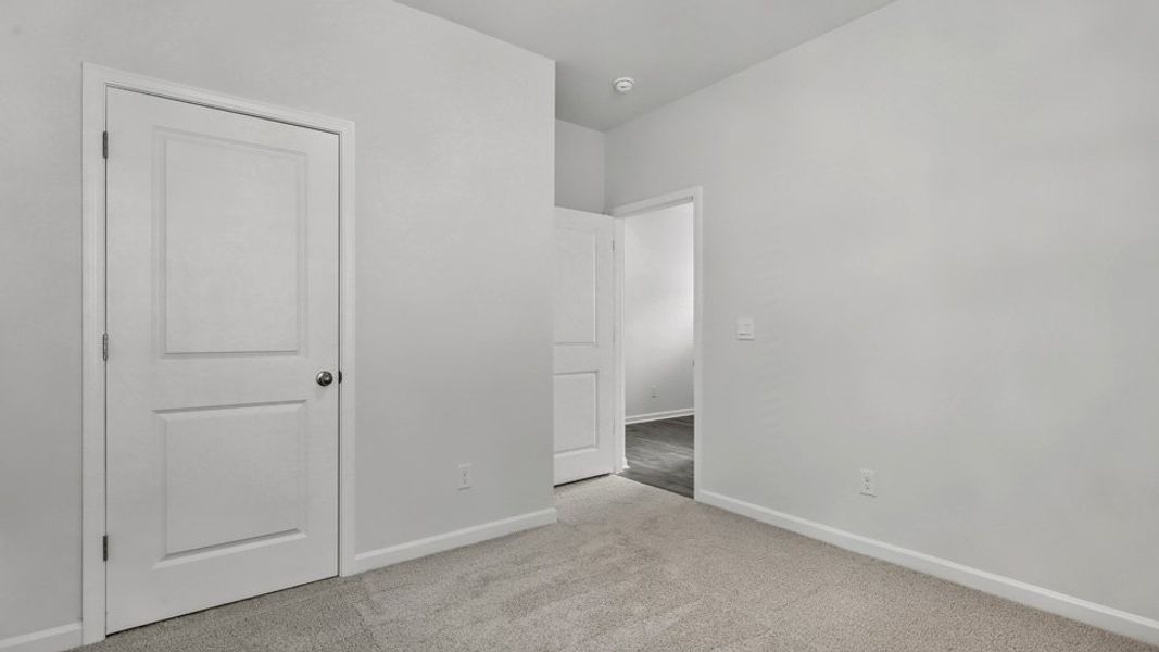 Spacious, unfurnished interior of a new home in Galvins Ridge, Sanford (Image 25).