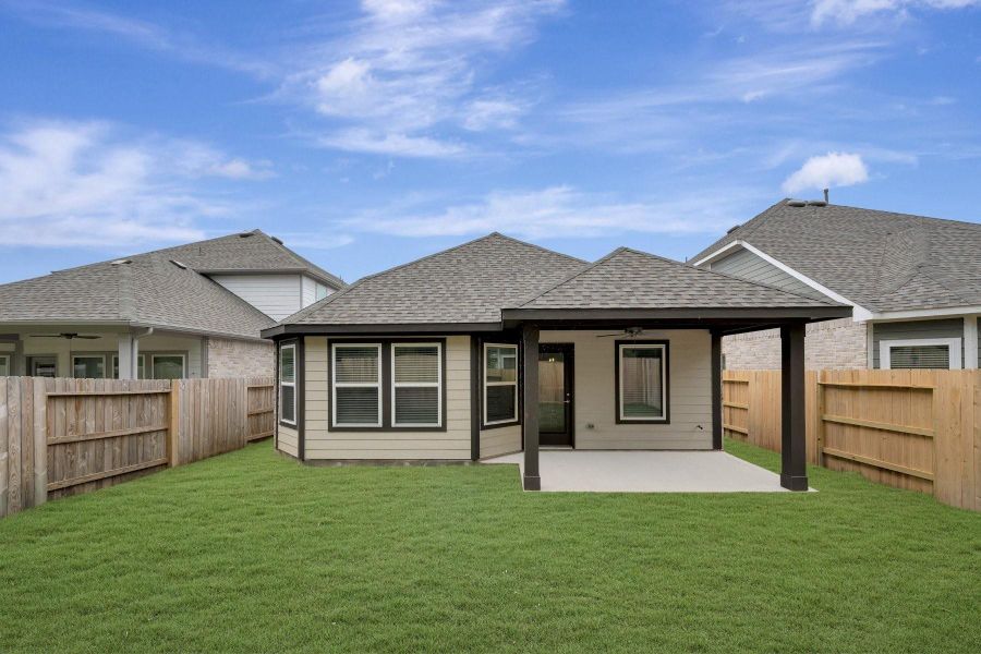 Exterior details and patio area of a home in Sorella, Tomball (Image 29).