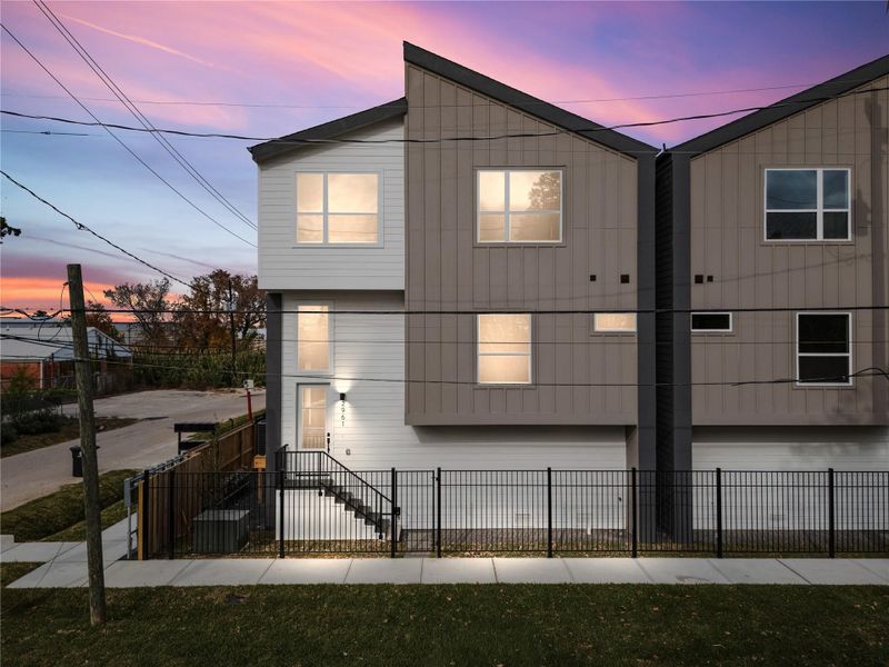 *This is the model unit* With a bold silhouette and thoughtfully proportioned design, Vecino’s exterior makes a refined architectural statement in the Delafield Project.