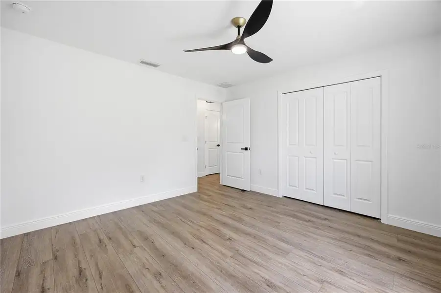 Spacious, unfurnished interior of a new home in , Ocala (Image 21).