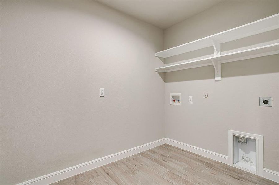 Spacious, unfurnished interior of a new home in , Burleson (Image 21).