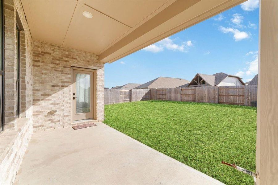 Exterior details and patio area of a home in Elyson 45' & 70', Katy (Image 4).