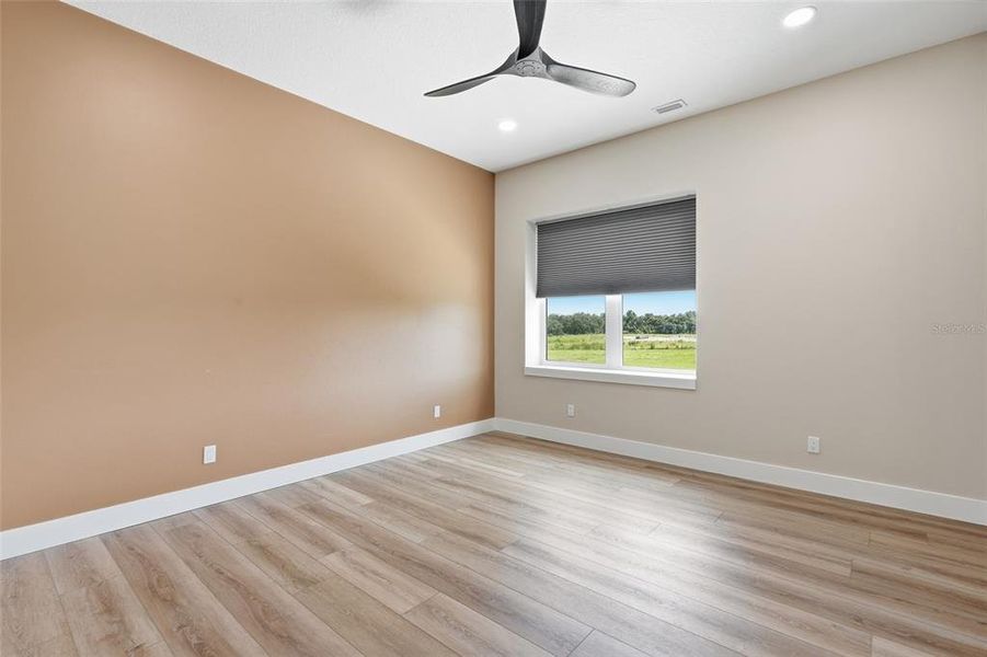 Spacious, unfurnished interior of a new home in , Arcadia (Image 40).