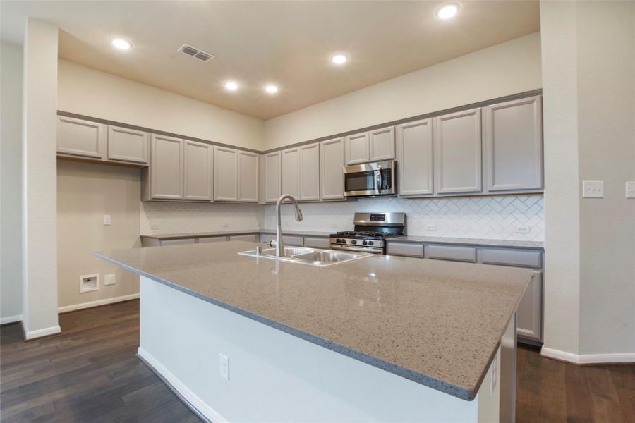 REPRESENTATIVE PHOTO – Photo does not represent actual home options and selections. Ask Sales Consultant for specific selections. REPRESENTATIVE PHOTO – Photo does not represent actual home options and selections. Ask Sales Consultant for specific selections.