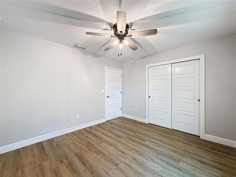 Spacious, unfurnished interior of a new home in , Dunnellon (Image 20).