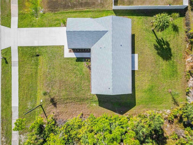 Exterior details and patio area of a home in , North Port (Image 22).
