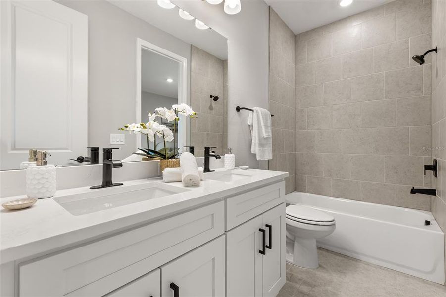 Furnished interior view inside a new home in , Sebring (Image 29).