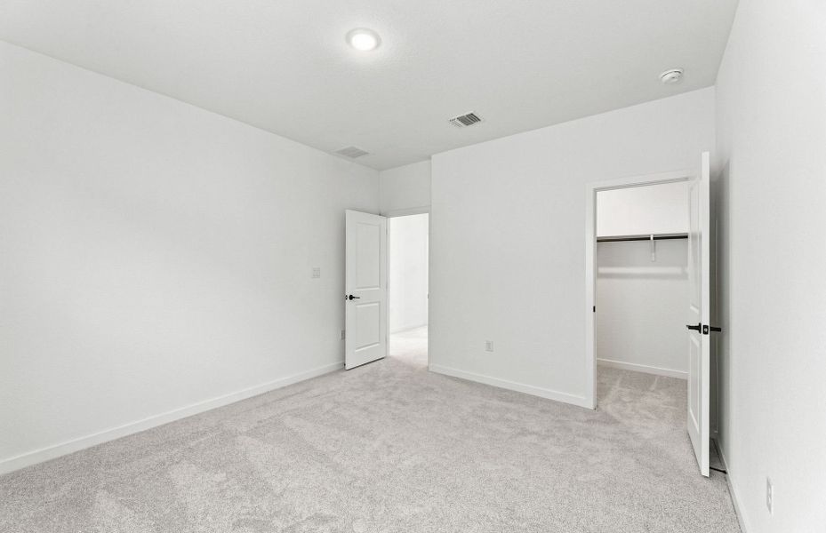 Spacious, unfurnished interior of a new home in Kuempel Farms, Pflugerville (Image 17).