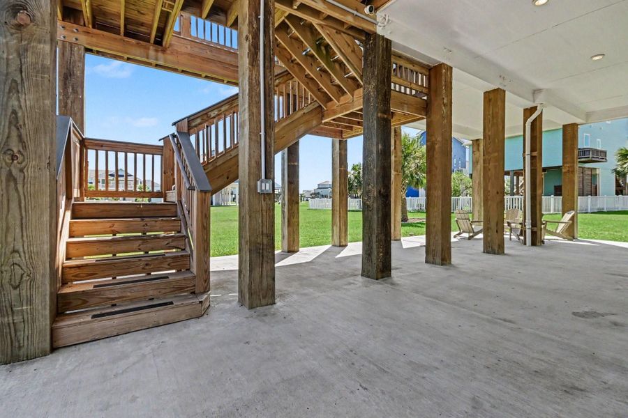 Exterior details and patio area of a home in , Galveston (Image 25).