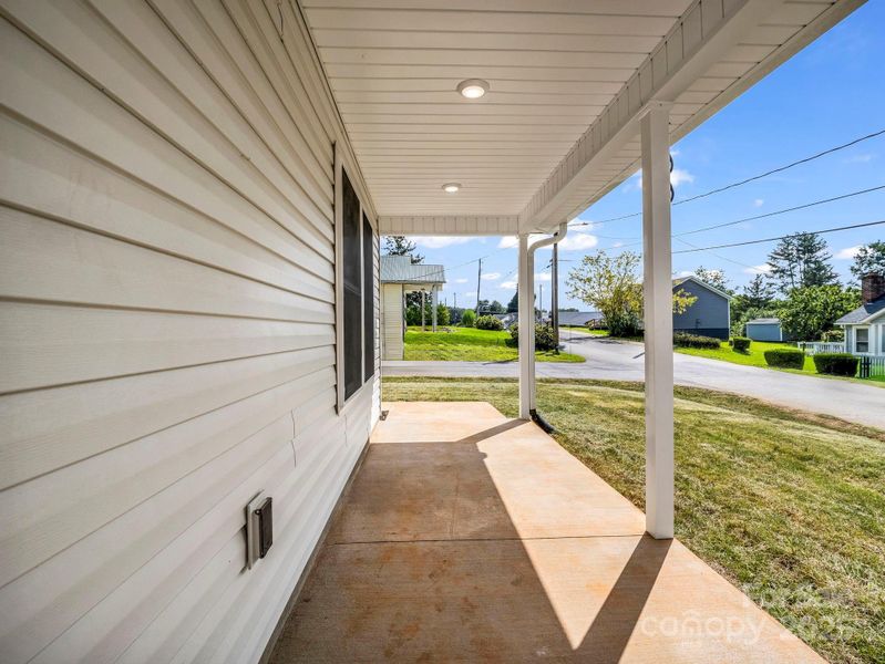 Image 35 of a home in .