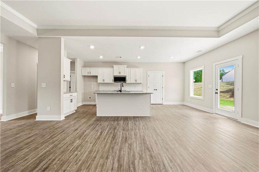 Spacious, unfurnished interior of a new home in Benson Estates, Dallas (Image 14).