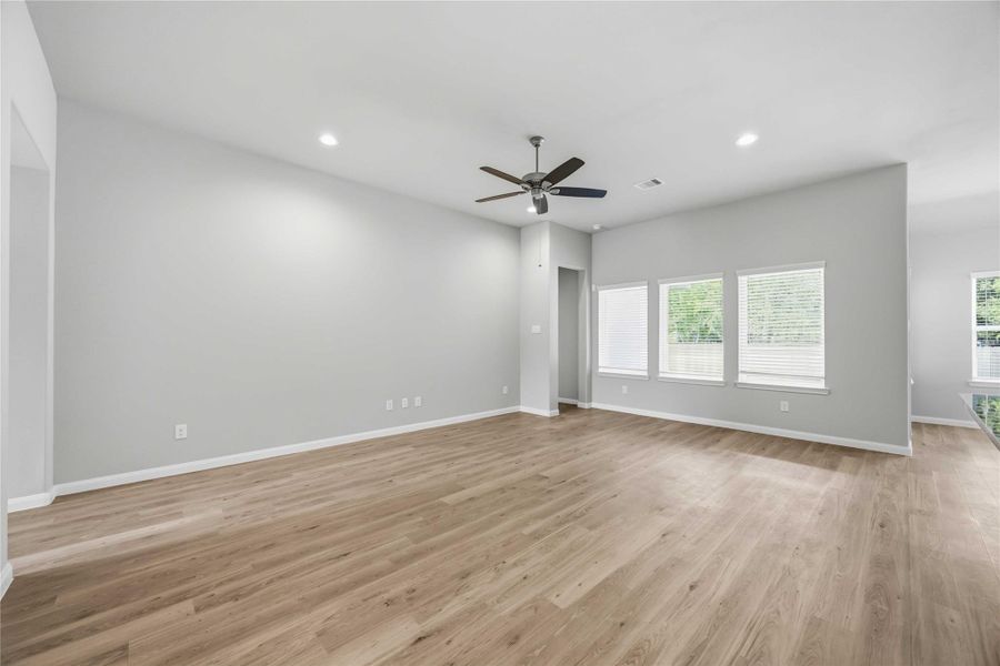 Spacious, unfurnished interior of a new home in King Oaks Village, Baytown (Image 17). Spacious, unfurnished interior of a new home in King Oaks Village, Baytown (Image 17).