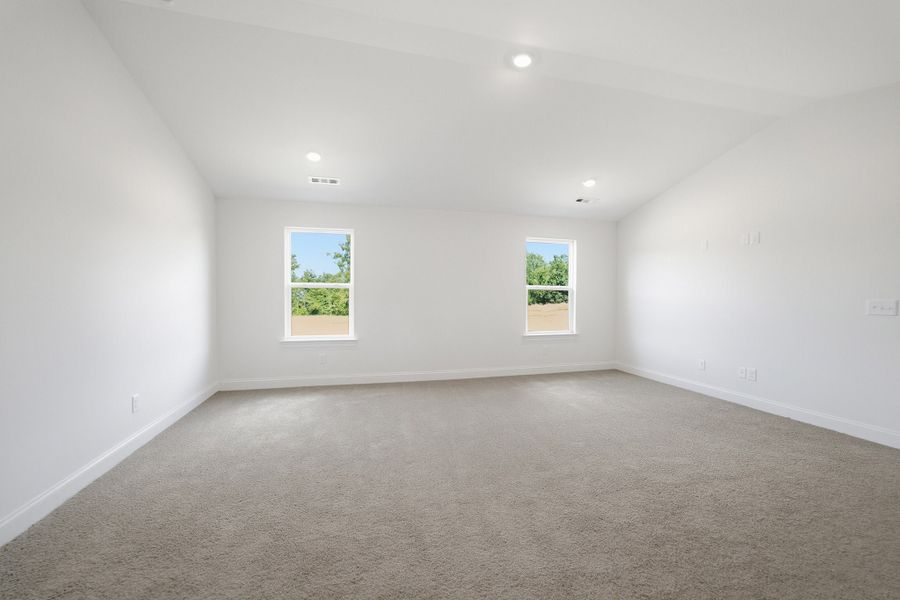 Spacious, unfurnished interior of a new home in Dorris Farm, White House (Image 39).