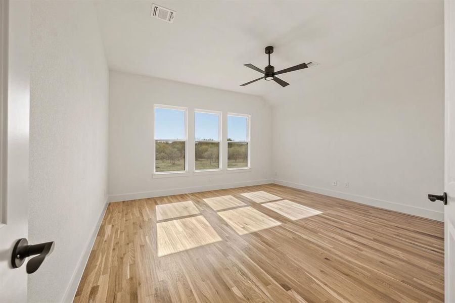 Spacious, unfurnished interior of a new home in Rolling Creek Ranch, Aledo (Image 28). Spacious, unfurnished interior of a new home in Rolling Creek Ranch, Aledo (Image 28).