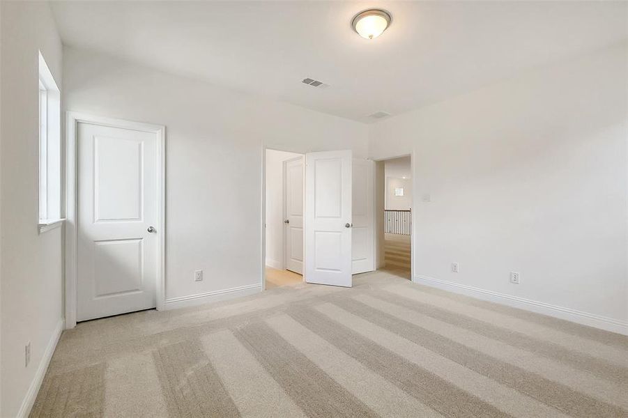 Spacious, unfurnished interior of a new home in Sienna 65', Missouri City (Image 37). Spacious, unfurnished interior of a new home in Sienna 65', Missouri City (Image 37).