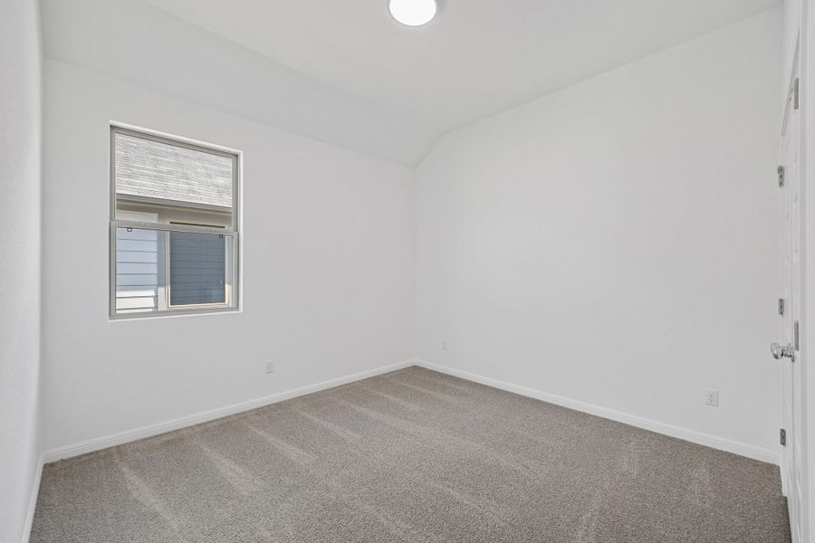 Spacious, unfurnished interior of a new home in Trinity Ranch, Elgin (Image 25).