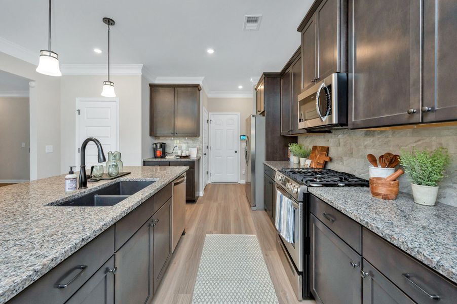 *This is a marketing photo. Colors/options may be different.*