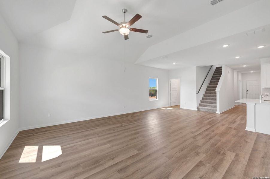 Spacious, unfurnished interior of a new home in Mesquite Ridge, San Antonio (Image 20).