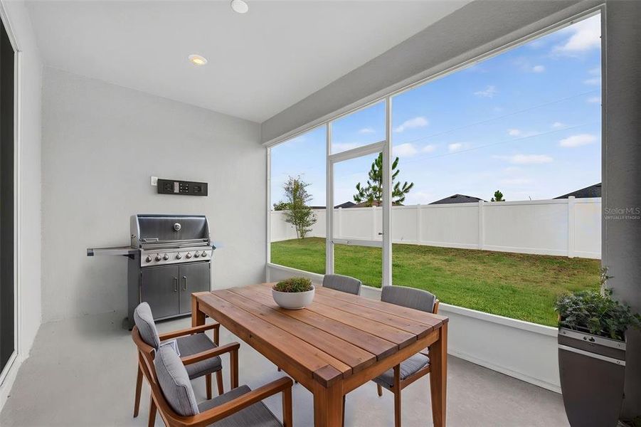 Exterior details and patio area of a home in , Davenport (Image 36).