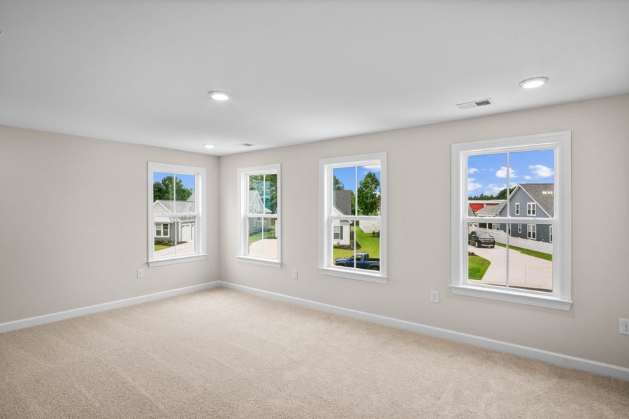 Spacious, unfurnished interior of a new home in Waterbridge, Myrtle Beach (Image 21).