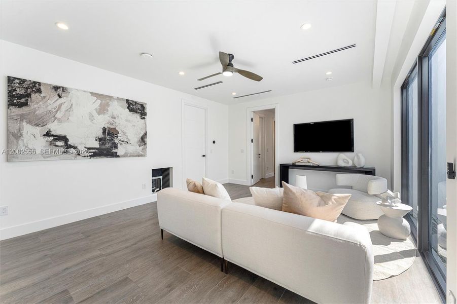 Furnished interior view inside a new home in , Fort Lauderdale (Image 17).