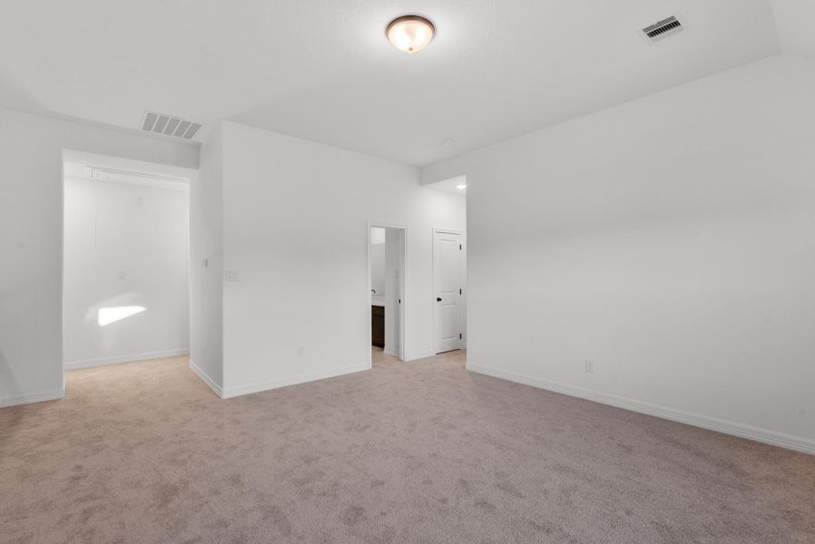 Spacious, unfurnished interior of a new home in Spring Creek Trails, Magnolia (Image 28).