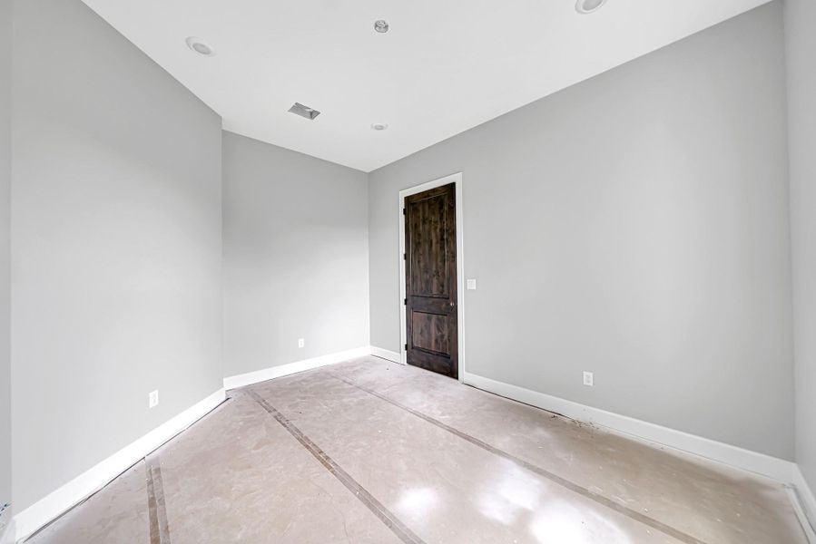 Image 33 of a home in . Image 33 of a home in .