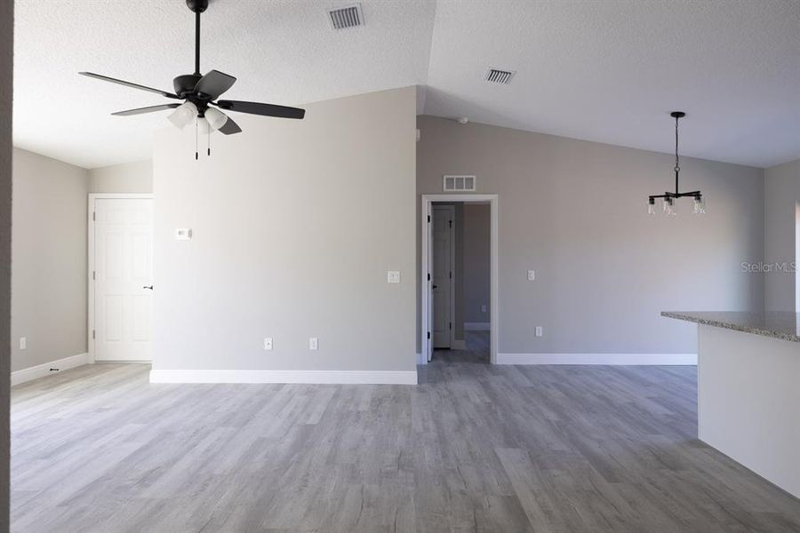 Spacious, unfurnished interior of a new home in , Citrus Springs (Image 25).