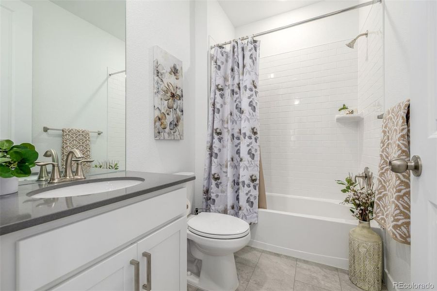 Main Level Full Bathroom Main Level Full Bathroom