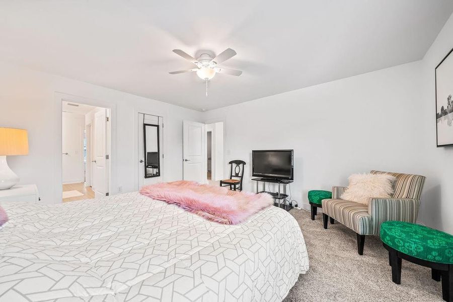 Furnished interior view inside a new home in , Dallas (Image 36).