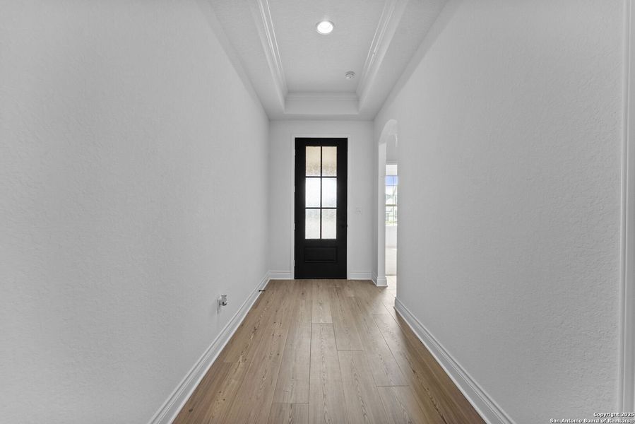 Spacious, unfurnished interior of a new home in Davis Ranch, San Antonio (Image 27). Spacious, unfurnished interior of a new home in Davis Ranch, San Antonio (Image 27).