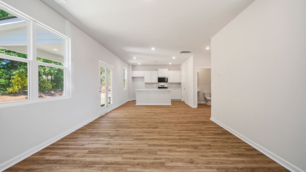 Spacious, unfurnished interior of a new home in Kingston Ranch at Lake Oconee, Buckhead (Image 19).