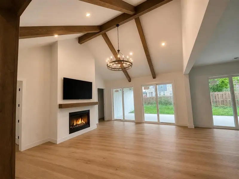Spacious, unfurnished interior of a new home in , Willow Park (Image 18).