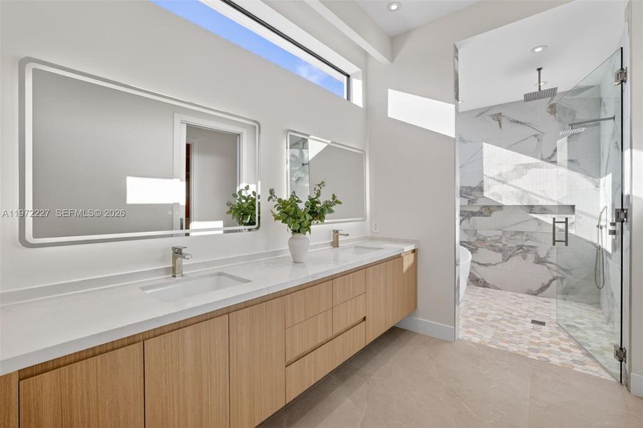 Furnished interior view inside a new home in , Fort Lauderdale (Image 17).