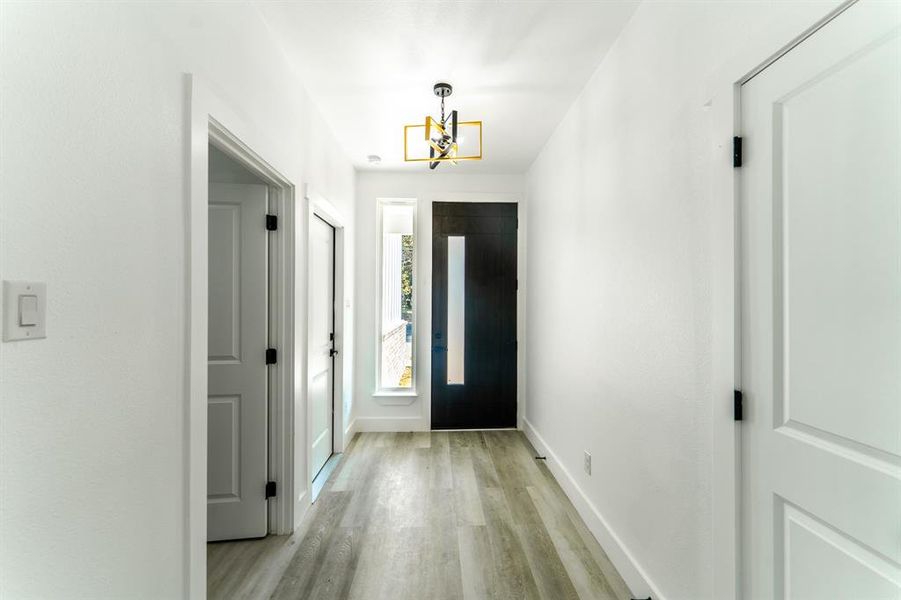 Spacious, unfurnished interior of a new home in , Sulphur Springs (Image 8).