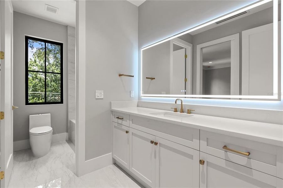 Furnished interior view inside a new home in , Orlando (Image 38).