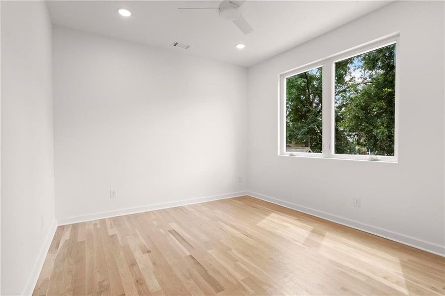 Spacious, unfurnished interior of a new home in , Atlanta (Image 24).