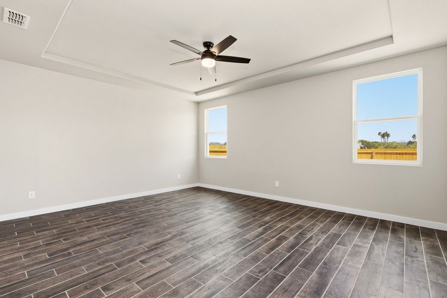 Spacious, unfurnished interior of a new home in Paloma Ranch, Harlingen (Image 13).