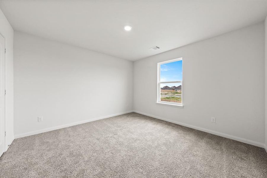 Spacious, unfurnished interior of a new home in , Fort Worth (Image 8).