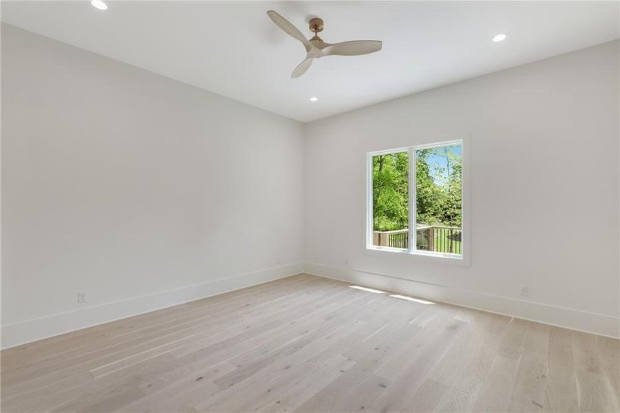 Spacious, unfurnished interior of a new home in , Alpharetta (Image 34).